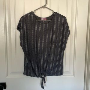 Women’s short sleeve tie, bottom, blouse, size L